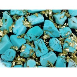 Orgonite - Pyramide en résine, billes de verre, paillettes, turquoises