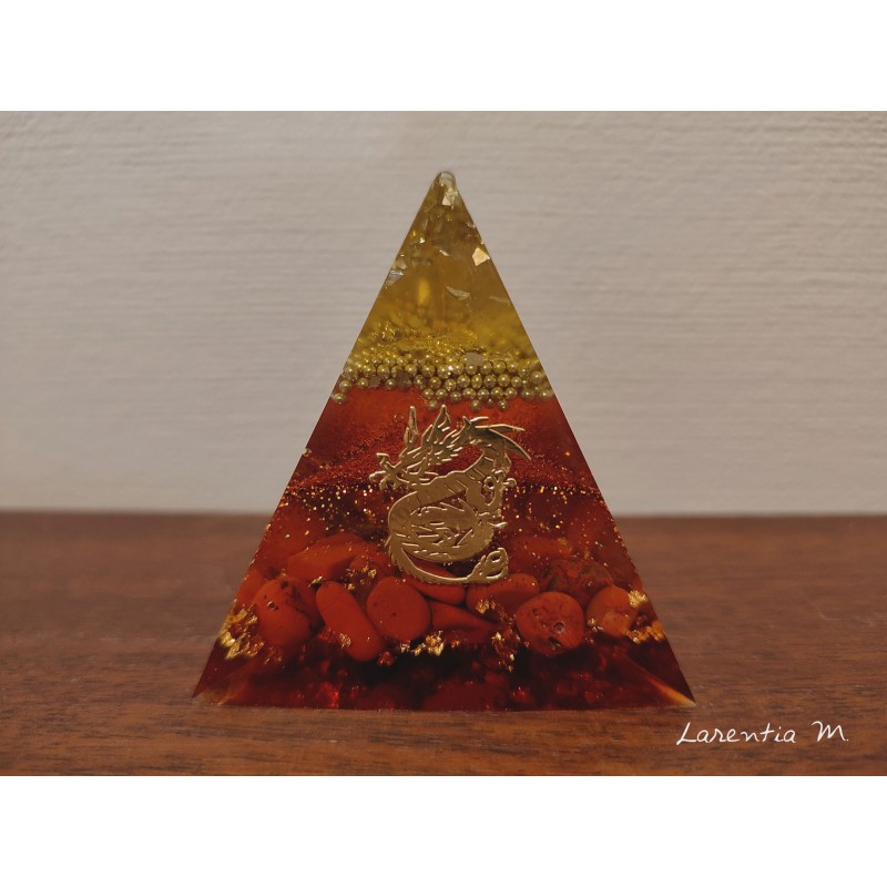 Pyramide orgonite à 3 pans, en résine, billes de verre or, paillettes marron, pierres naturelles Jaspe