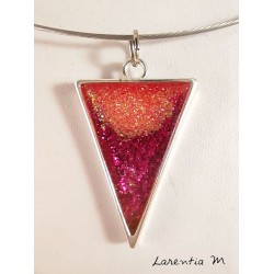  Fuchsia-pink glitter resin pendant necklace, on a rigid silver choker