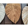 Driftwood suspension and 3 leaves in beige and brown macramé