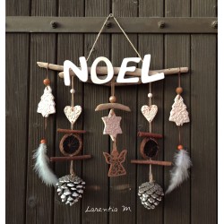 Mobile Noël, bois flotté, pommes de pin, fruits secs, sapin