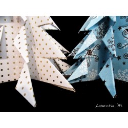 2 sapins de Noël en papier scrapbooking, pliage origami 16 et 14 cm avec étoile feutrine
