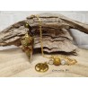 Pendule divinatoire Rhodonite naturelle, en résine avec fil métal. Chaîne plaqué or