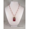 Collier perles cristal Swarovski et verre, pendentif béton rectangle peint raisin, avec perle cirée et shamballa violettes