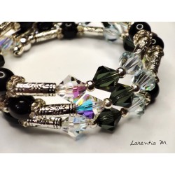3-row bracelet in white and black Swarovski crystal beads, separated by black waxed beads