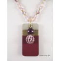 Collier perles cristal Swarovski et verre, pendentif béton rectangle peint raisin, avec perle cirée et shamballa violettes