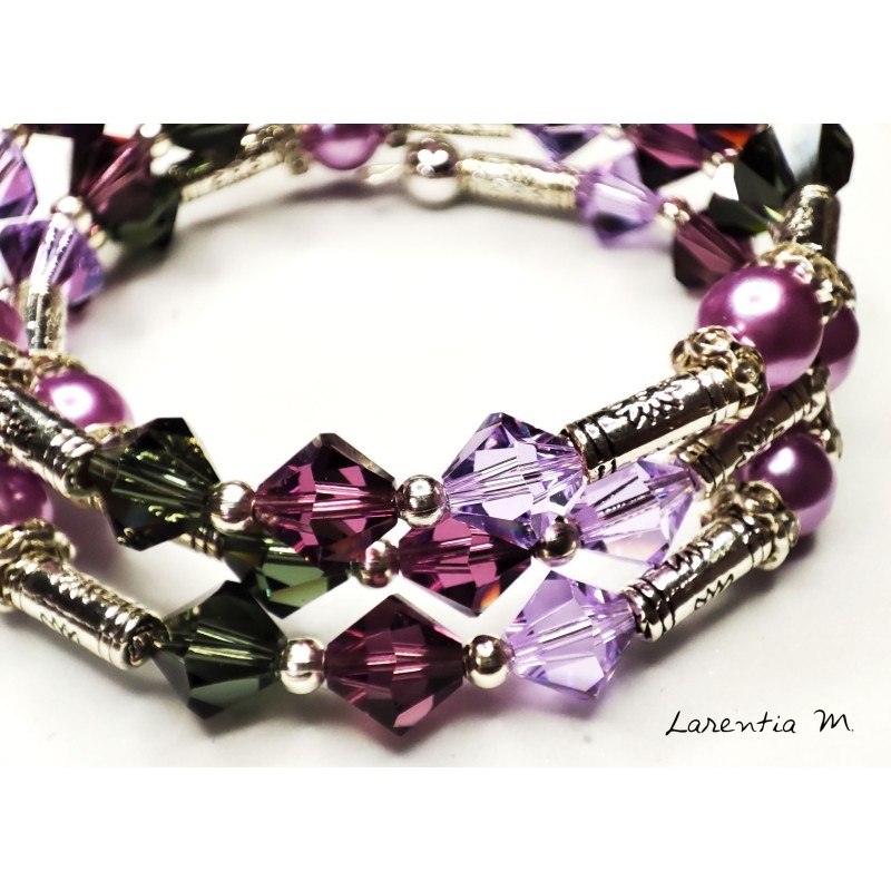 3-row bracelet in Swarovski crystal beads, shaded from purple to gray, separated by metal separators 3-row bracelet in Swarovski crystal beads, shaded from purple to gray, separated by metal separators