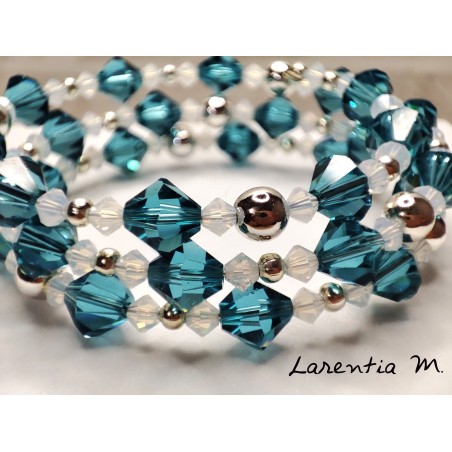 3-row bracelet in Swarovski crystal beads, duck blue and translucent, separated by metal beads