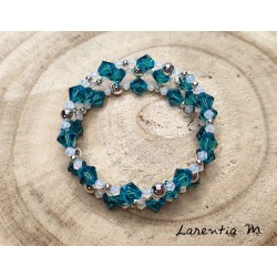 3-row bracelet in Swarovski crystal beads, duck blue and translucent, separated by metal beads