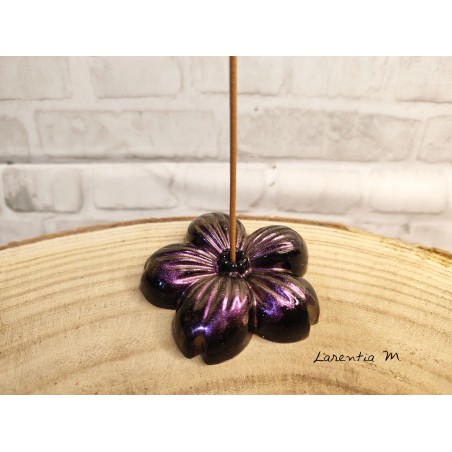 Flower shaped incense holder