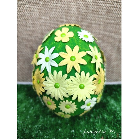 10 cm Easter egg painted and decorated with paper flowers