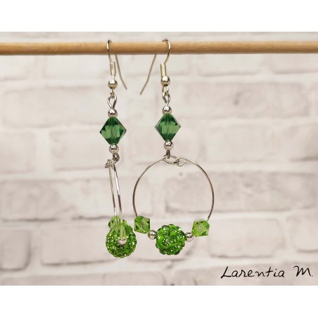 boucles d’oreilles pendantes créoles perles vertes