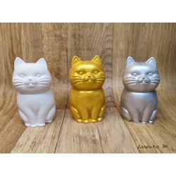 Small handmade cat, made of ceramic powder 8.5cm