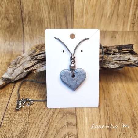 Collier pendentif Coeur gris et argent en pâte polymère
