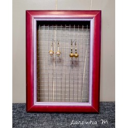Chicken wire frame earring holder