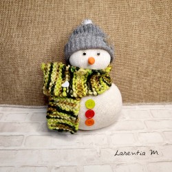 Bonhomme de neige en chaussette remplie de riz, écharpe tricotée main