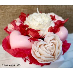 Bouquet de bougies fleurs dans boite avec fleurs séchées et ruban