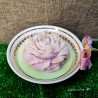 Bougie Pivoine dans tasse en porcelaine et ruban