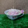 Bougie Pivoine dans tasse en porcelaine et ruban