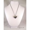 Collier cœur béton peint noir, cœur argent, cordon caoutchouc noir
