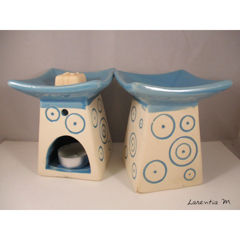 Perfume burner in ceramic, Pagoda, Blue