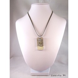 Collier béton rectangle argent, dragon argent, perle cristal gris, cordon daim gris