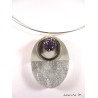 Collier béton ovale argent,  perle shamballa violette, ras de cou métal