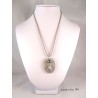 Collier béton ovale, pendentif chouette sur perle grise, cordon daim gris