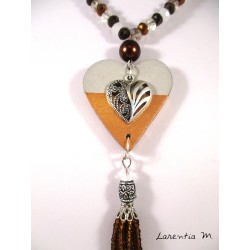 Collier perles cristal Bohème et rocailles, pendentif béton cœur doré sur perle shamballa marron et arbre de vie doré