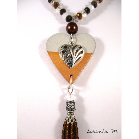 Collier perles cristal Bohème et rocailles, pendentif béton cœur doré sur perle shamballa marron et arbre de vie doré