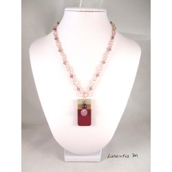 Collier perles cristal Swarovski et verre, pendentif béton rectangle peint raisin, avec perle cirée et shamballa violettes