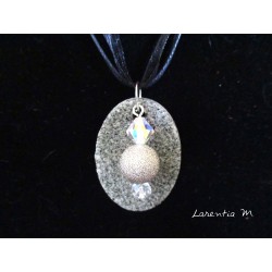 Oval granite necklace with silver relief metal bead