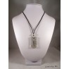 Collier rectangle béton argent, plume et perle métal argentées, cordon noir