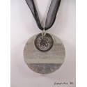 Collier béton rond argent, perle shamballa violette et anneau inox sur ruban et cordons noirs