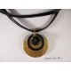 Collier ras de cou double noir, petit rond béton doré, perle shamballa noire sur anneau noir