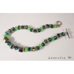 Green beads bracelet, silver metal and rhinestones, toggle clasp
