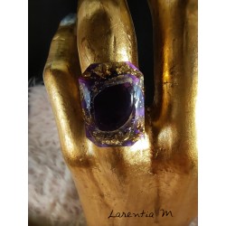 Rectangular ring 2x1,5cm in purple resin with gold leaf and amethyst on adjustable metal support