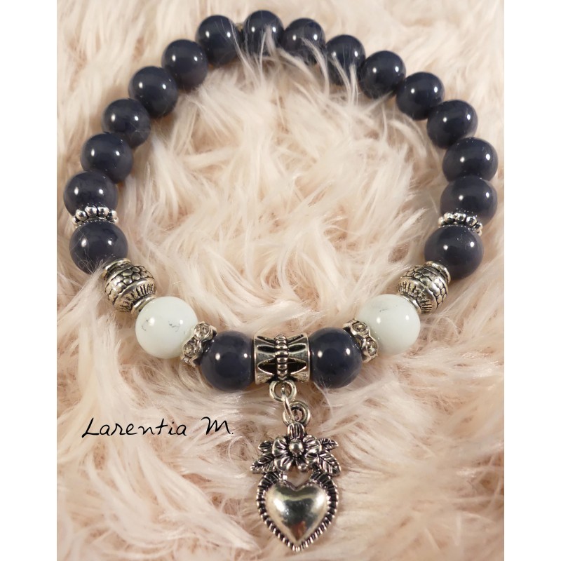 Bracelet perles verre 6mm, blanches et grises, coeur ancien argent - Elastique