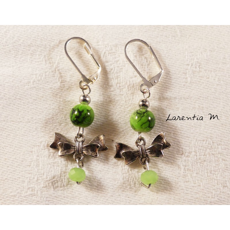 Silver bow tie earrings, round pearls and green Bohemian crystal