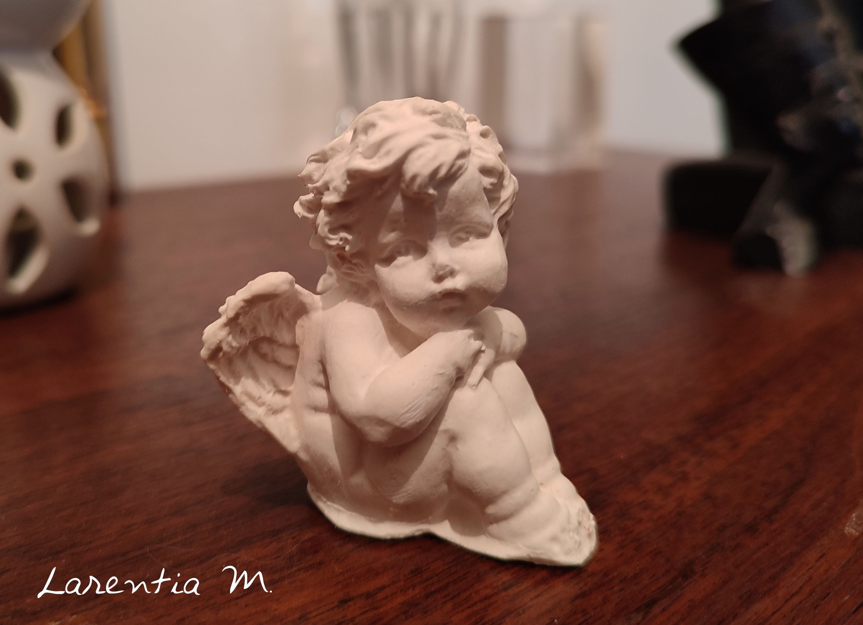 Les Statuettes d'Anges : Entre Tradition Céleste et Art Décoratif